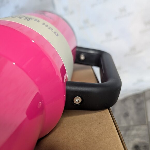 Stanley, Quencher H2.0 Flowstate™ Tumbler, 40oz, Neon Pink, New & Auth in Box - Picture 5 of 7